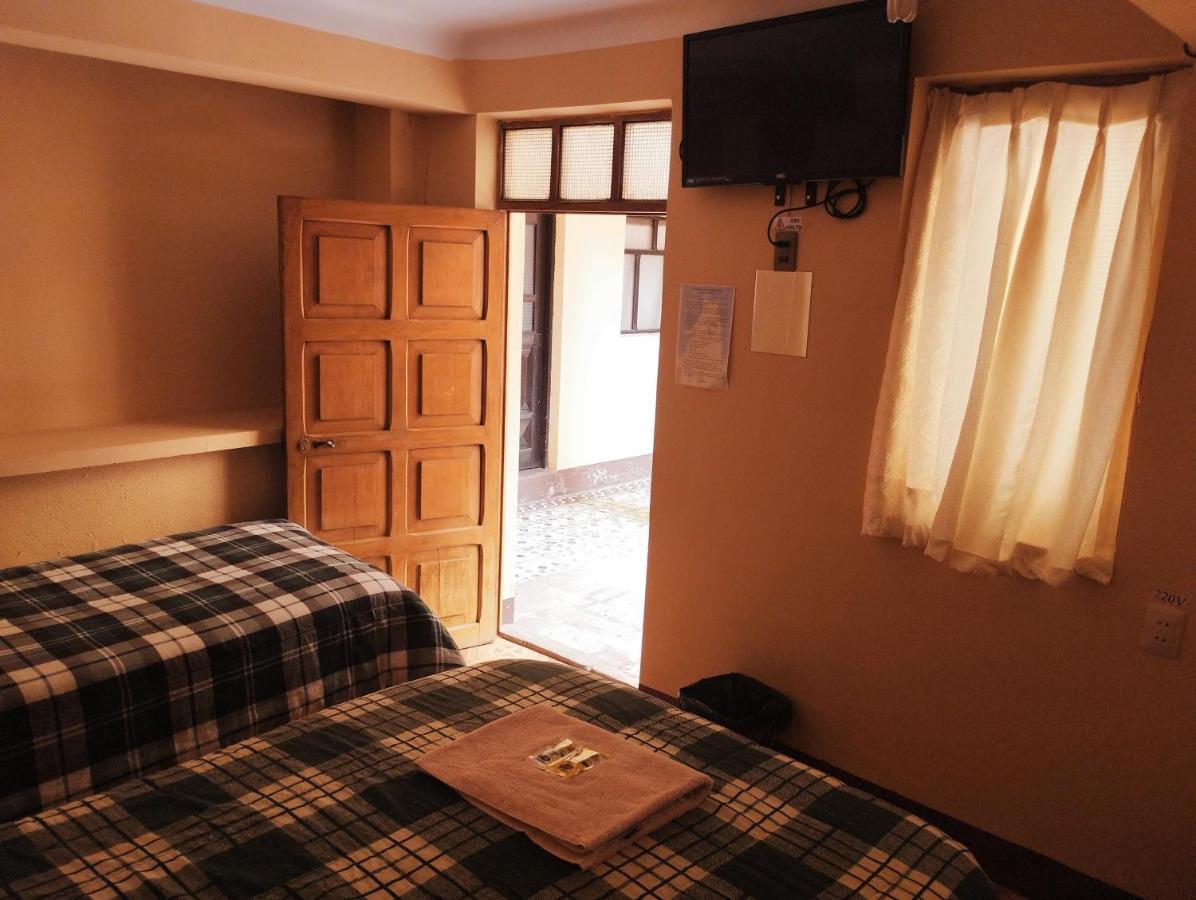 Hotel Residencial El Expreso Oruro Esterno foto