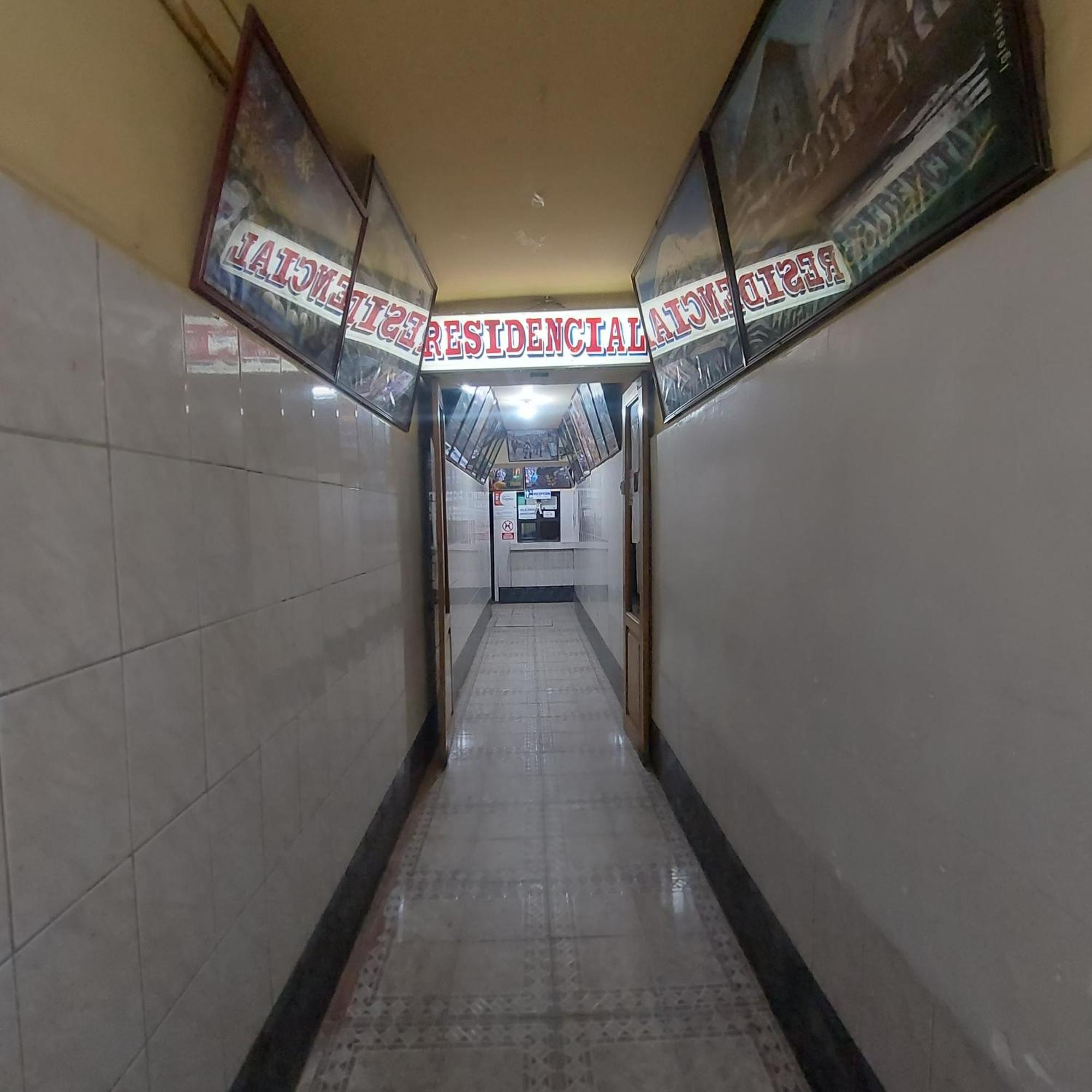 Hotel Residencial El Expreso Oruro Esterno foto